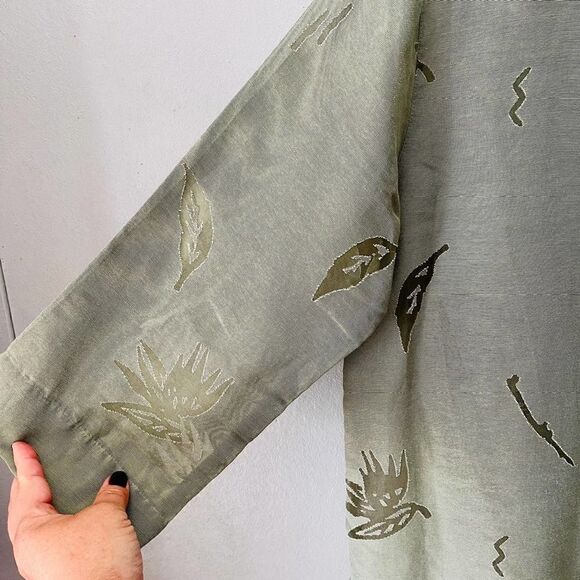 Banana bay fine resort wear women’s size large green top sheer cut out leaves an - Picture 2 of 7